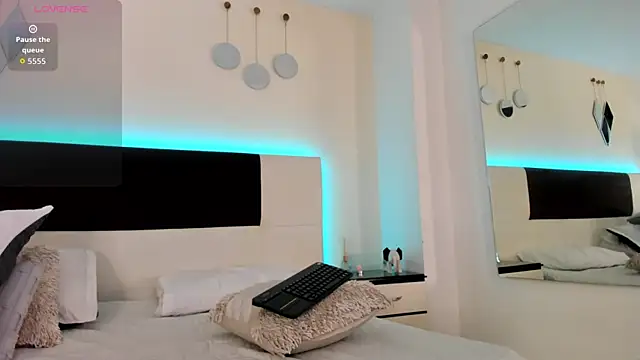 Sky_Loren live