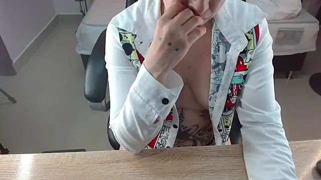 Anne_blake live