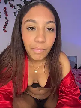 Daphnne_Curly live
