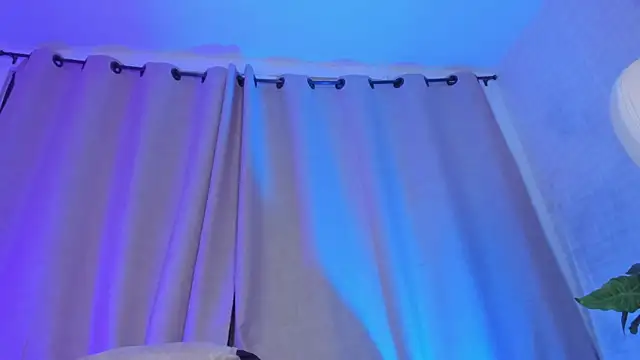 Mila_Noir_ live