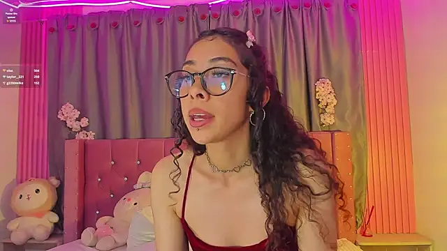 Sarah_Moon1 live