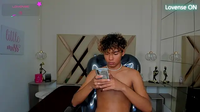 Anyelo_Twink live