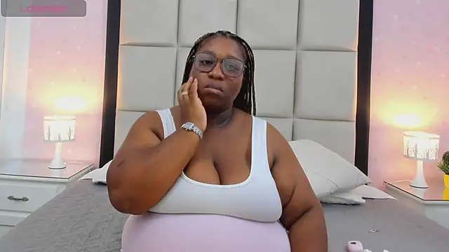 TreisyVixen live