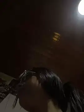 Im_Saraaaa live