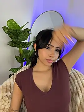 _Emily_Thompson_ live