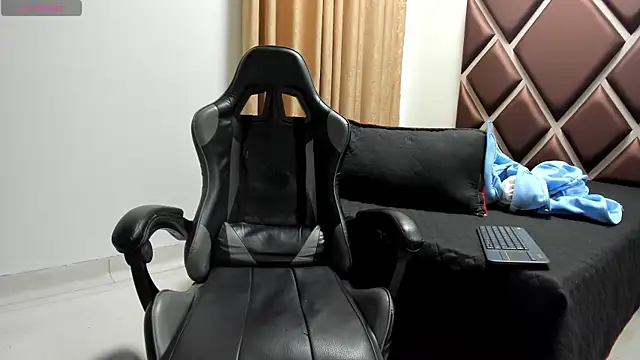 Ithan_Hott live