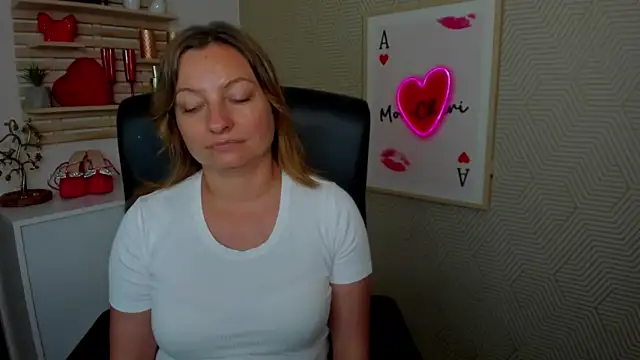 angelaSamt live