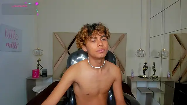 Anyelo_Twink live