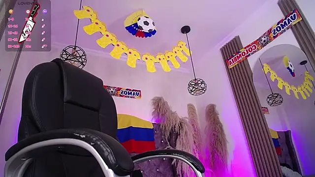 Amara_Davis1 live