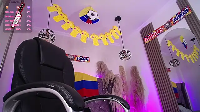 Amara_Davis1 live