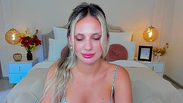 MissLoou live