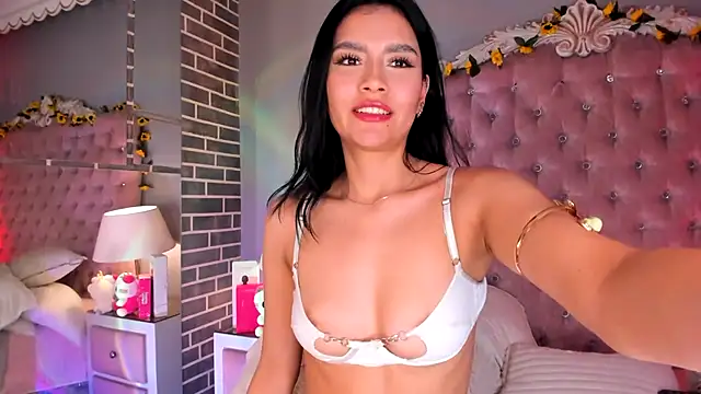 TanyaBello live