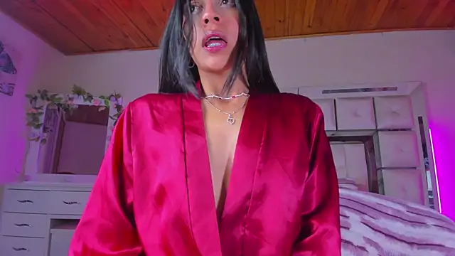 emili_clark profile