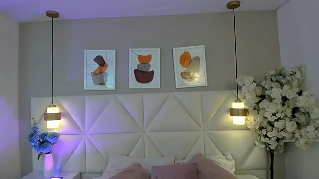 Zoey_kiss_ live