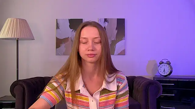 LoraVey live