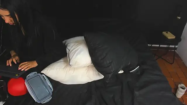 Vaelina_ live