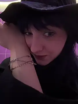 Only_April live