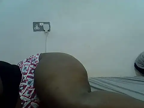 Curvy_lizy live