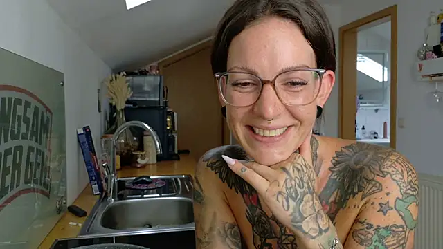 BrownieyQueen live