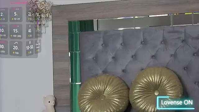 Lorehottie live