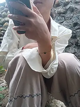 Linda-yiyi live