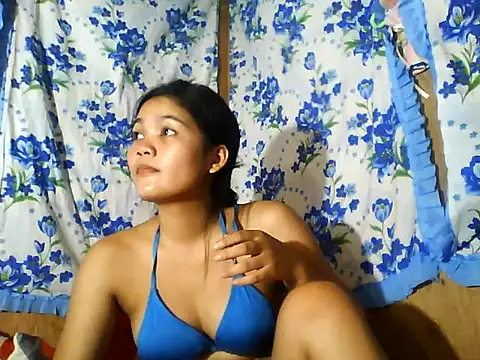 PinaySkinnyJust18 live