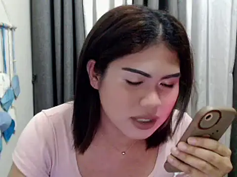 carla_newhere live