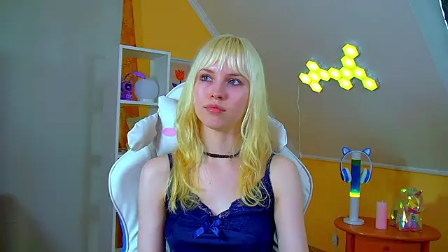 HannahHollis live