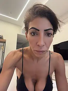 Yasmiinee live