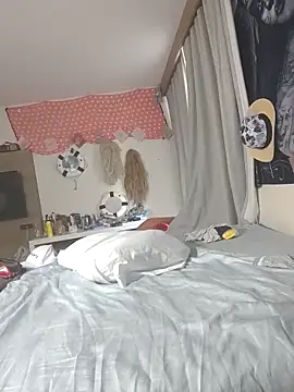 Dicksee_Left live