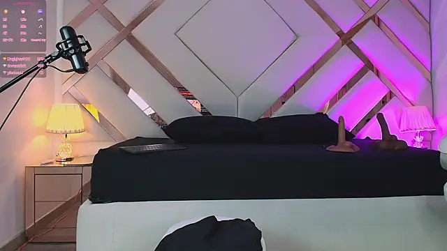 Noa_butterfly_ live