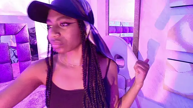 Queen_perla_ live