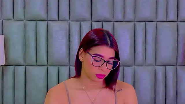 TiaraRosse live