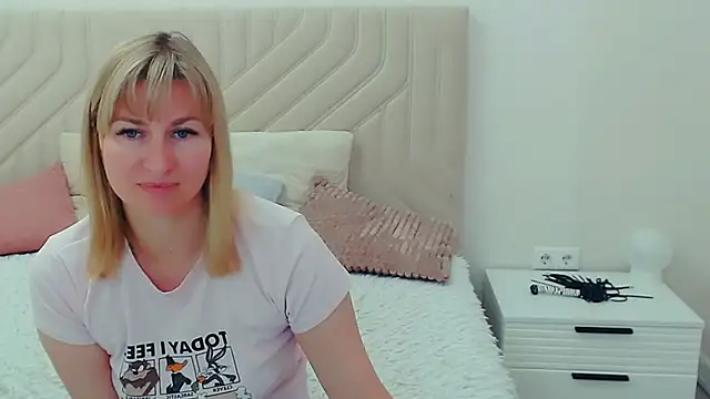 Incredible_Ariela live