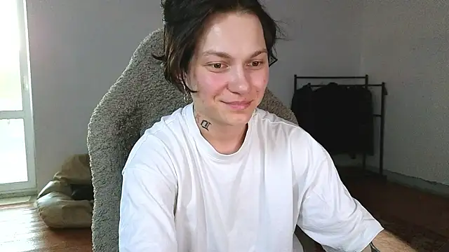 esajukyy live