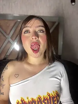 IvyRoose_Pink live