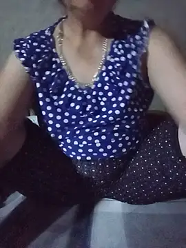 tuyet-nhi live