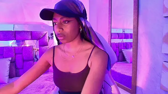 Queen_perla_ live