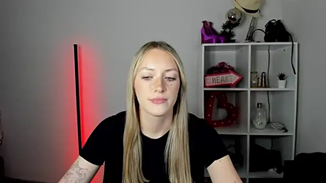 EvelynBlond live