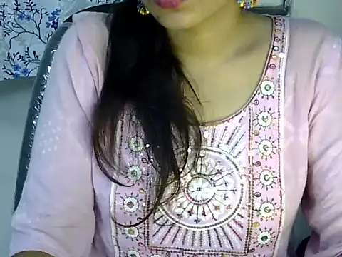 Neha_Sharma2 live