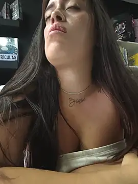 MissNyraSecret live