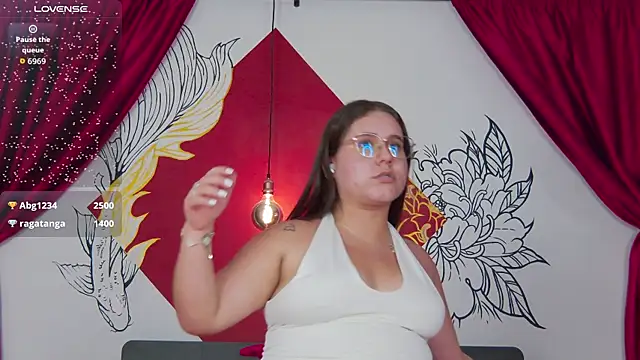 Lia_Avalon live