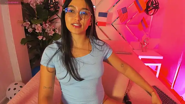 Janett_Moore live