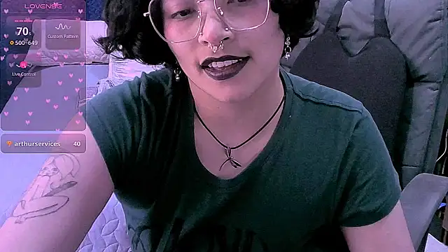 NinaYellow live