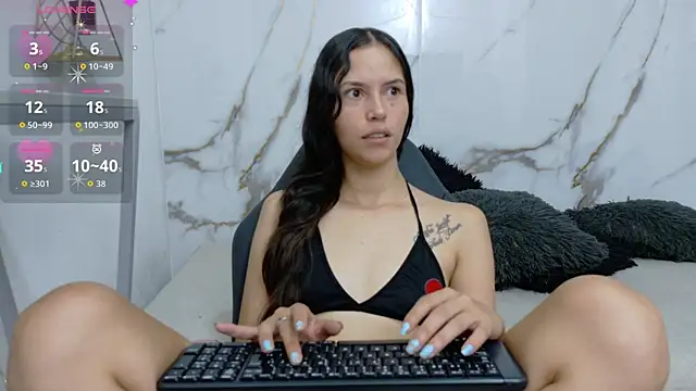 Lindsey8 live