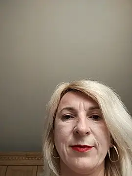 AhlyssaLove1155 live