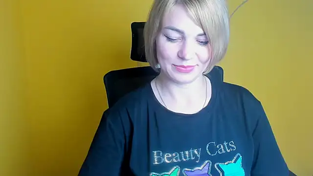 CuttieEmma live