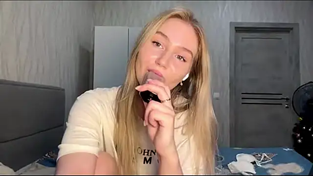 MoonlitCrystalia live