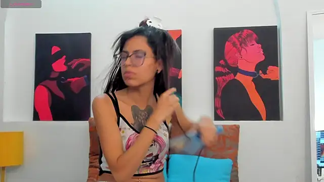 Emily_Lopera live