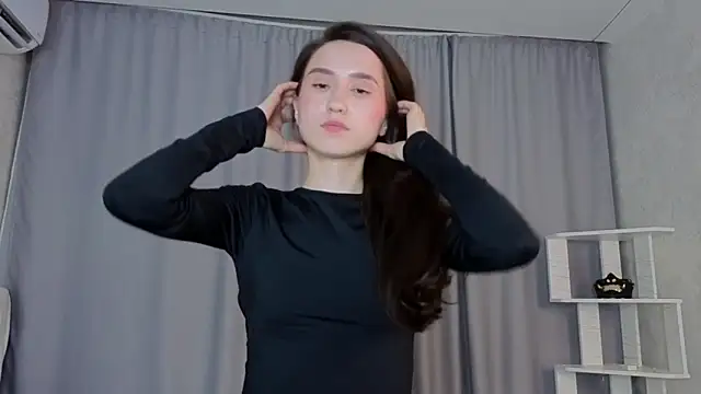 DelphineDowst live